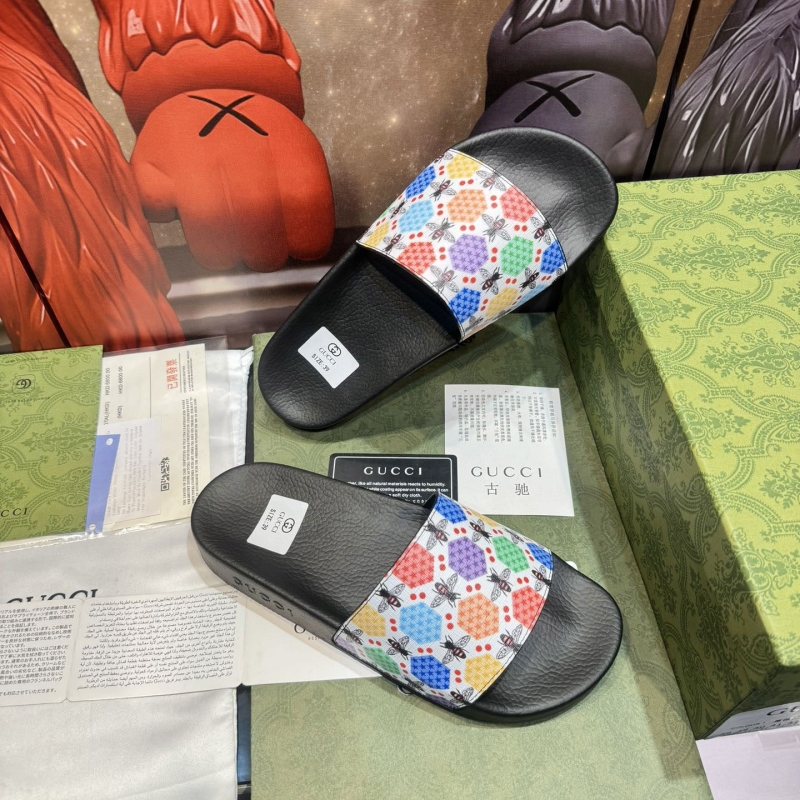 G*u*i slippers